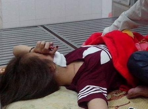 &quot;Nữ quái&quot; táo tợn xông vào nhà đánh người, cướp vàng