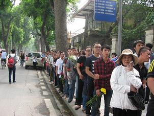 Báo chí thế giới sửng sốt trước dòng người viếng Đại tướng Võ Nguyên Giáp