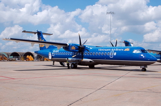 Máy bay ATR 72 của Vietnam Airlines gãy càng