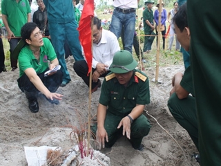 &quot;Nhà tâm linh&quot; tìm mộ liệt sĩ từng... đi tù vì lừa đảo