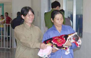 Bộ trưởng Y tế “giải trình” vụ 3 trẻ tử vong sau tiêm vắc xin