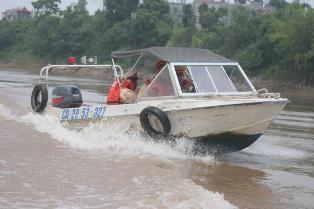 Thi thể bị ném xuống sông trôi về đâu?