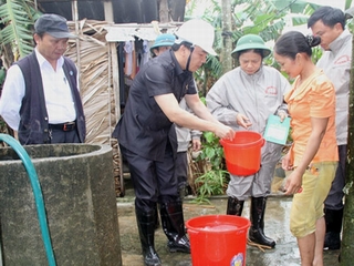 Nguy cơ bùng phát nhiều dịch bệnh nguy hiểm sau lũ