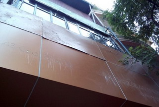 Tháo biển hiệu thẩm mỹ Cát Tường