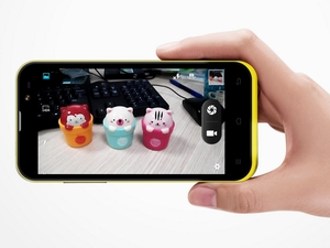 Smartphone lõi tứ giá 3,2 triệu đồng