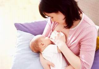 Bí quyết bảo quản sữa mẹ sau khi vắt