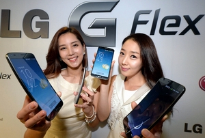 Smartphone màn hình cong đổ bộ thị trường