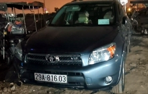 Côn đồ xông vào công ty nã súng, 3 người bị thương