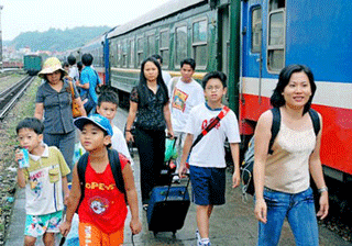 Sắp đưa vào sử dụng 2 cầu vượt trong ga Hà Nội