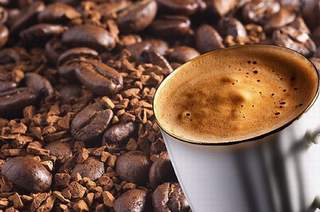 Một người nên dùng bao nhiêu cafein mỗi ngày?