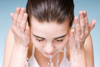 Mẹo đơn giản chăm sóc làn da nhạy cảm