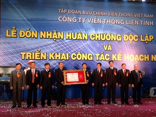VTN đón nhận Huân chương Độc lập hạng Nhất