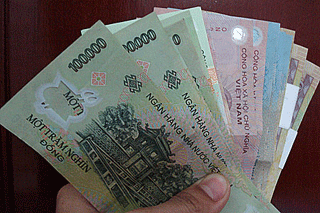 Hà Nội thưởng Tết cao nhất 65 triệu đồng/người