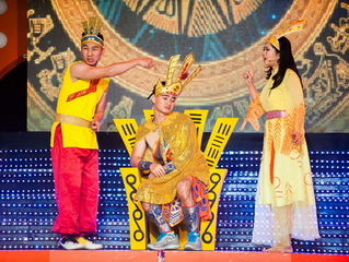 &quot;Vua Hùng&quot; Xuân Bắc mang tiếng cười đến Gala Đồ Rê Mí Tết 2014