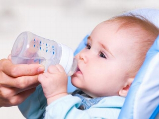 Mất nước ở trẻ: Rất nguy hiểm!