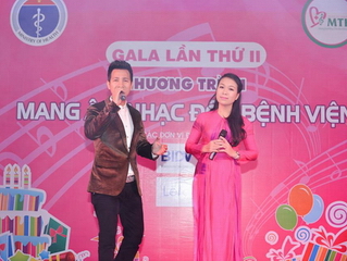 Mang âm nhạc đến bệnh viện - Hành trình nụ cười và nước mắt