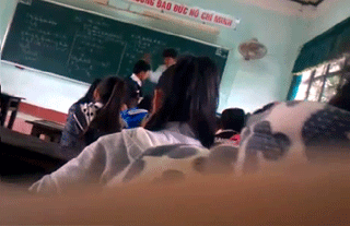 Sốc cảnh thầy trò đánh nhau trên bục giảng