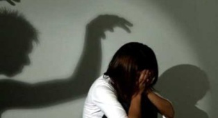 Thái Bình: Bố ép hai con đẻ quan hệ tình dục