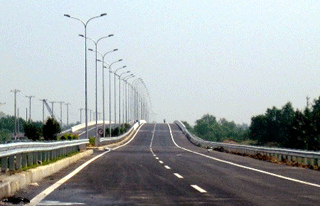Nâng cấp 45km đường Hà Nội - Bắc Giang thành cao tốc