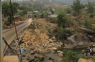 Thông tin ban đầu về vụ sập cầu treo khiến 7 người chết