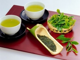 Uống chè xanh cũng cần lưu ý