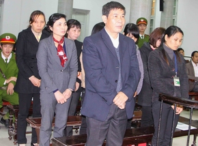 &quot;Nhân bản&quot; xét nghiệm: Giám đốc bệnh viện nhận án cảnh cáo