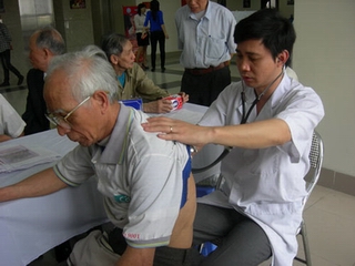 Khám, tầm soát miễn phí bệnh gan, phổi, tim mạch…