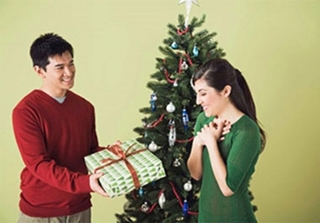Chồng tôi “ra ngoài hào hoa, về nhà… mắm cáy”
