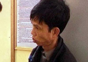 Đột nhập, dùng dây điện xiết cổ chủ nhà nghỉ cướp tài sản