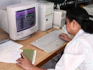 Hà Nội &quot;cấm&quot; nhân viên dùng yahoo, gmail