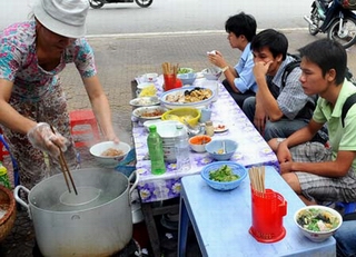 Từ 15/4-15/5: Tháng &quot;An toàn thực phẩm thức ăn đường phố&quot;