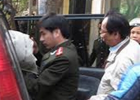 Khởi tố, bắt giam một cán bộ Hải quan