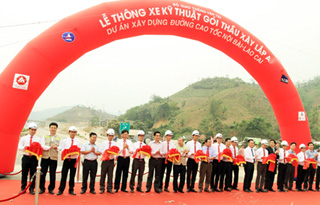 Thông xe cao tốc từ Hà Nội đi Đền Hùng còn 1 giờ