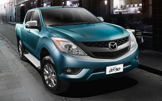 Vì sao xe bán tải của Mazda lại lật được thế cờ?