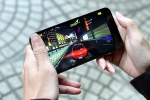 Smartphone 8 lõi giá còn 6,3 triệu đồng
