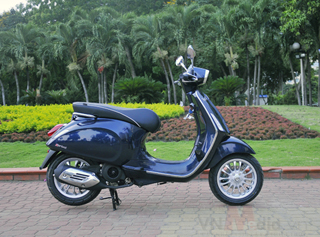 Vespa Sprint có giá gần 72 triệu đồng