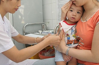 Sởi: Không có thuốc đặc trị ngoài tiêm vắcxin