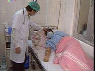 Bộ Công an cảnh báo: Viện đông người, kẻ gian lừa dân, đánh bác sĩ