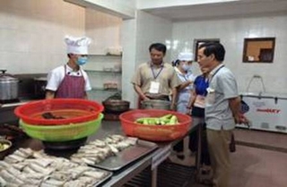 Kiểm tra an toàn thực phẩm phục vụ Đại Lễ
