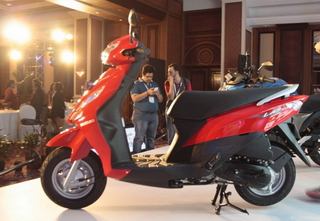 Suzuki ra xe ga tiết kiệm xăng giá mềm