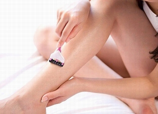 Tại sao phụ nữ mắc chứng nhiều lông?