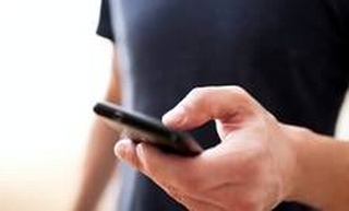 Dùng điện thoại, coi chừng bị di ứng da