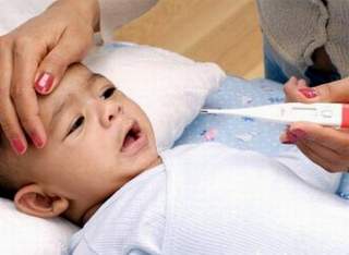 Khi nào trẻ sốt cần đi khám bác sĩ?
