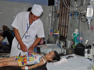 Lý do khiến trẻ dễ bị ngộ độc thực phẩm vào mua hè?