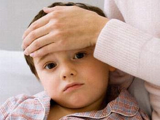 Sốt nhẹ ở trẻ: Coi chừng bệnh nặng!