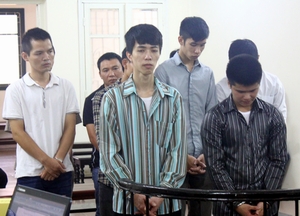 Kiếm tiền tỷ từ việc dùng thẻ tín dụng giả mua vé máy bay