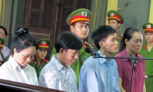 Thuê giang hồ bắn chồng cũ để dằn mặt