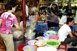 Làm gì khi bị ngộ độc thức ăn?