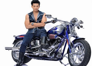 Đại gia mô tô bị khởi tối về tội “đưa hối lộ”