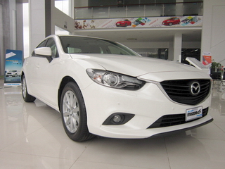 Mazda6 bất ngờ có giá dưới 1 tỷ
